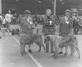 Elsie James judging the LKA, 1982